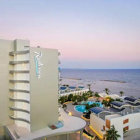 Radisson 度假村 5*