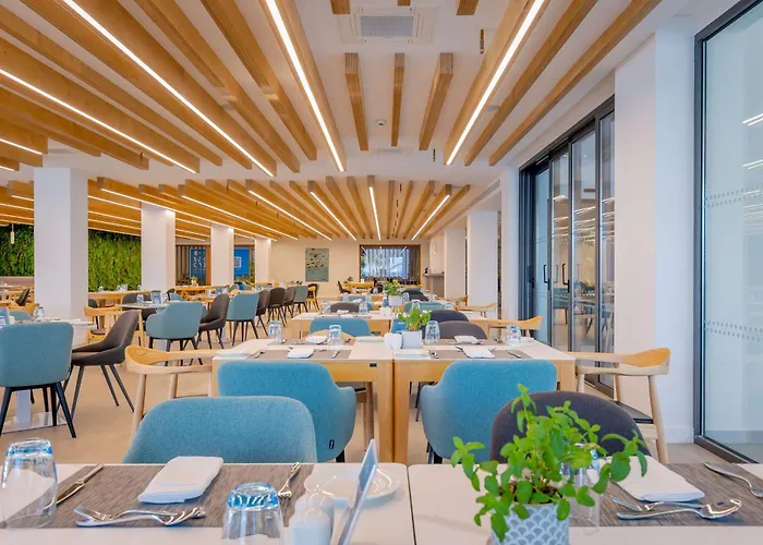 Radisson אתר נופש לרנקה